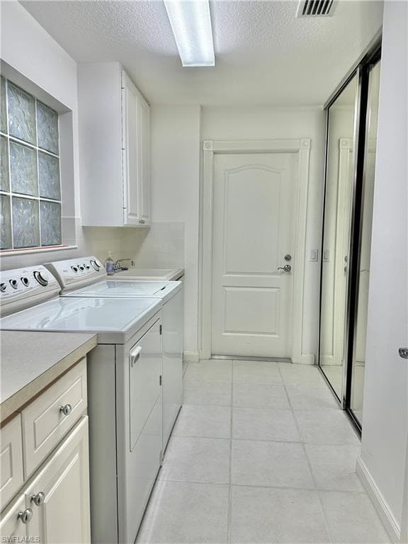 3689 Yakobi Ln, Naples, FL 34119-45
