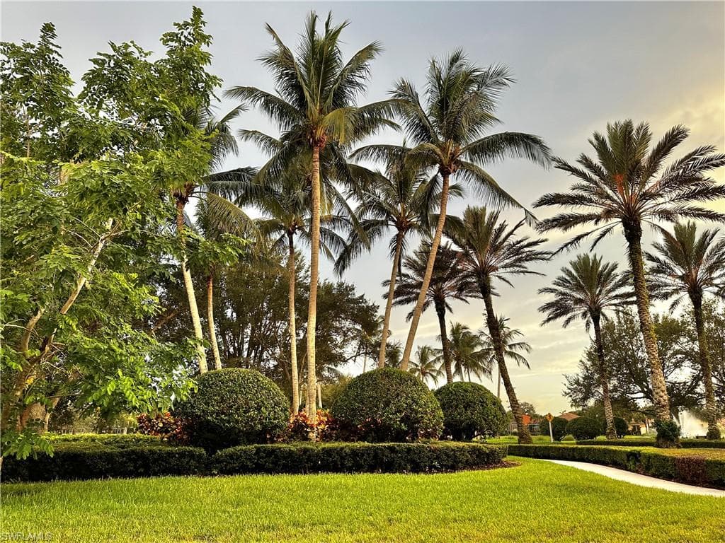 3689 Yakobi Ln, Naples, FL 34119-48