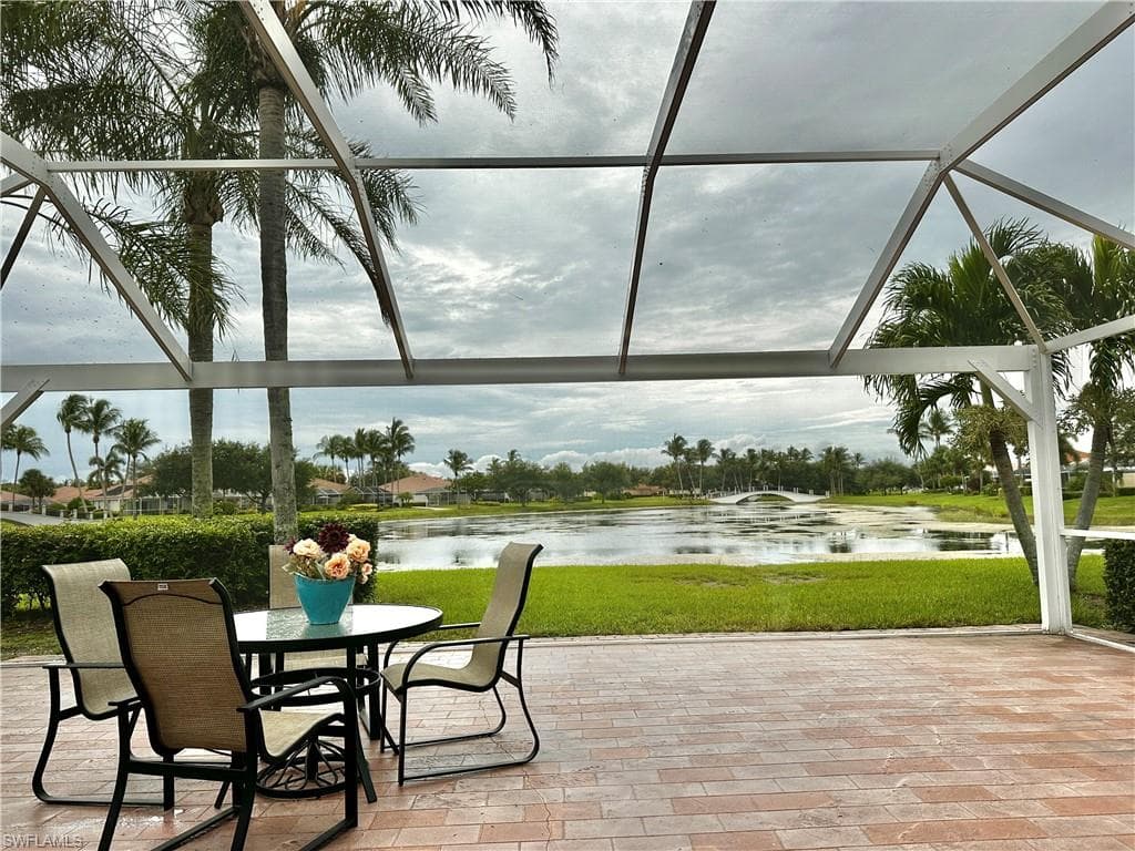 3689 Yakobi Ln, Naples, FL 34119-6