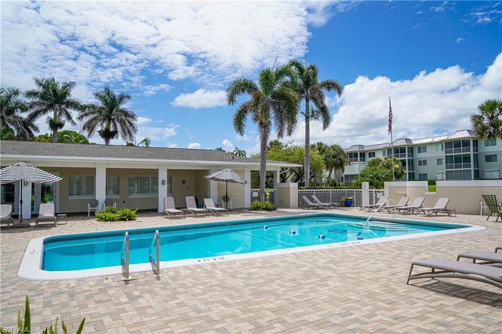 418 12th Ave S C418, Naples, FL 34102-26