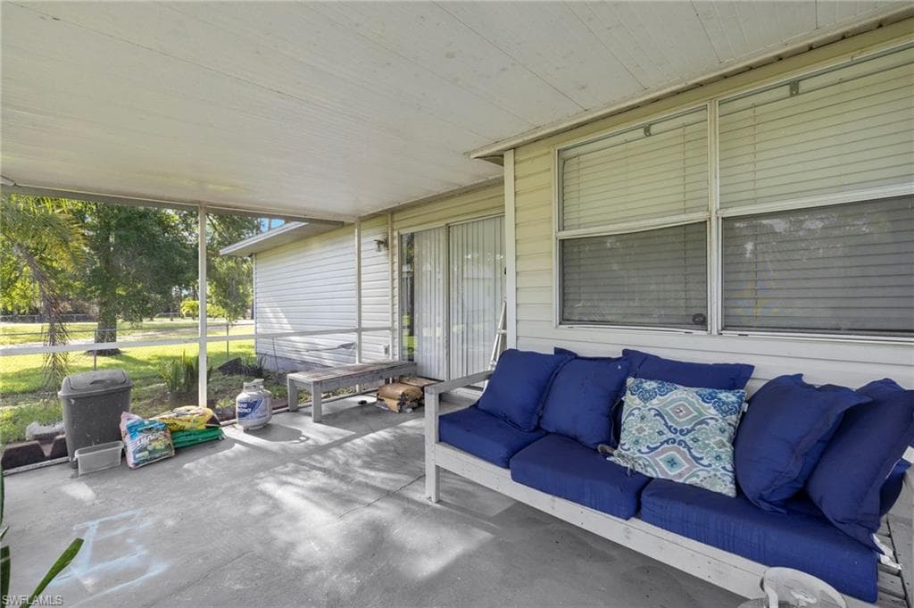 343 Golden Gate Blvd E, Naples, FL 34120-22
