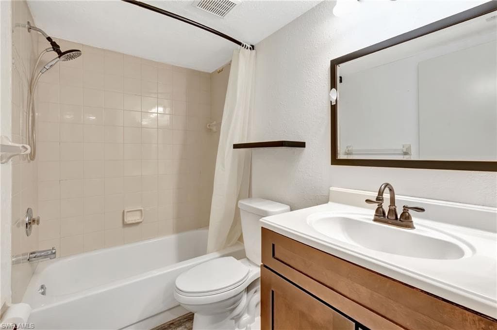 3385 Timberwood Cir, Naples, FL 34105-19