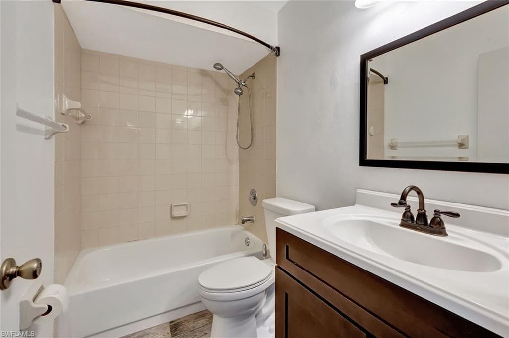 3385 Timberwood Cir, Naples, FL 34105-22