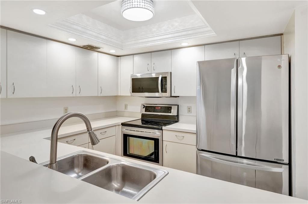 3385 Timberwood Cir, Naples, FL 34105-8
