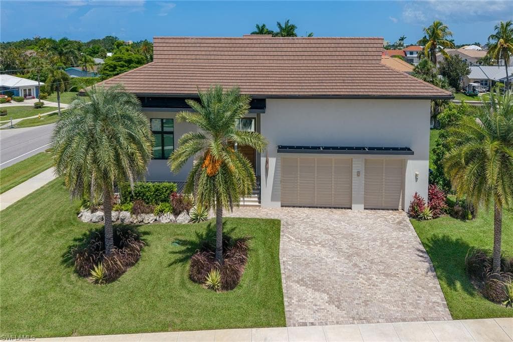 517 Barfield Dr, Marco Island, FL 34145-2