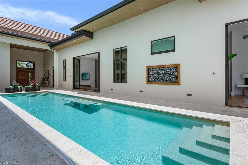517 Barfield Dr, Marco Island, FL 34145-35