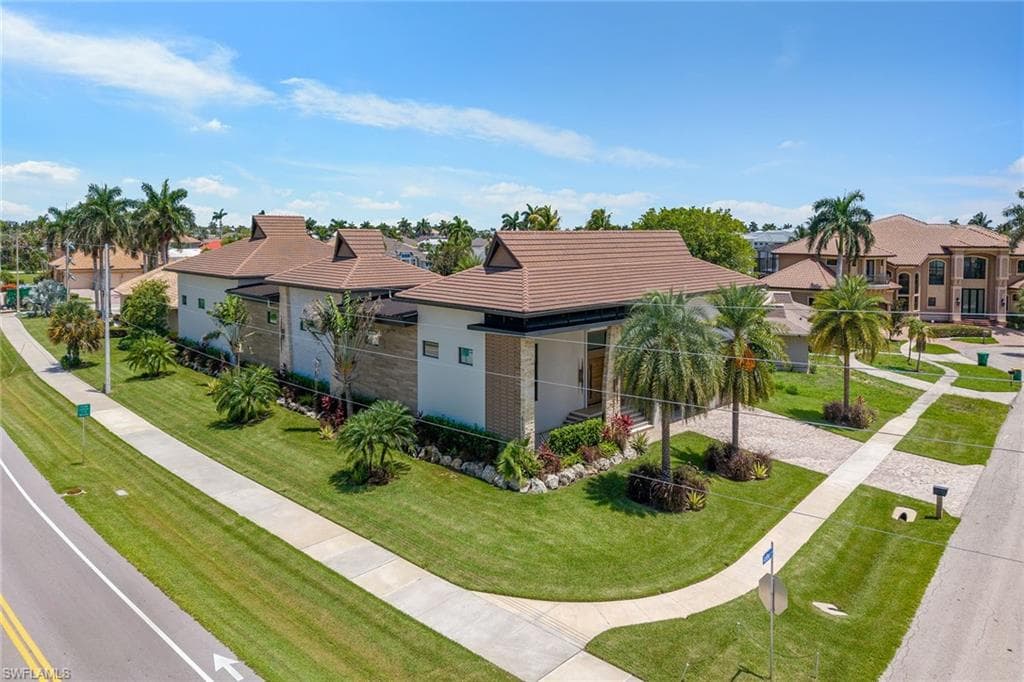 517 Barfield Dr, Marco Island, FL 34145-43