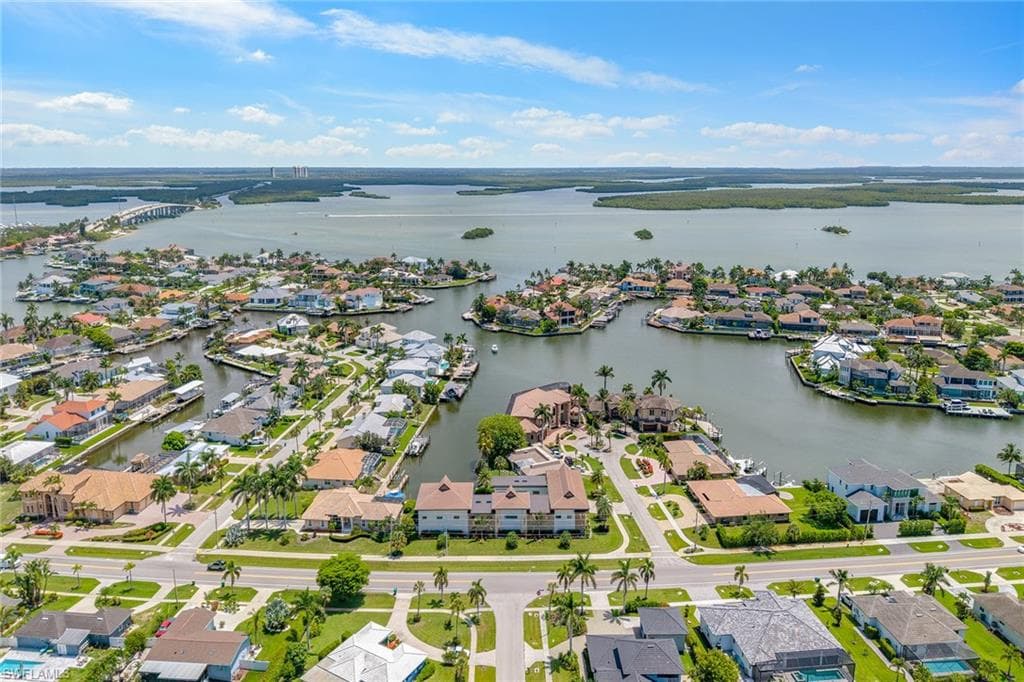 517 Barfield Dr, Marco Island, FL 34145-47
