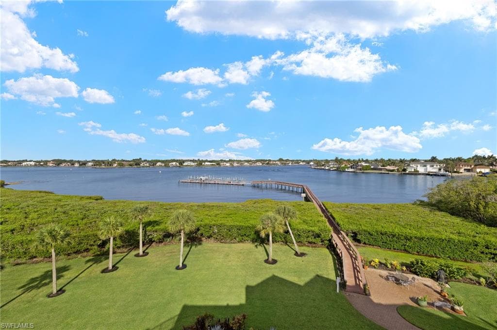 1530 Star Point Ln 4-403, Naples, FL 34112-10