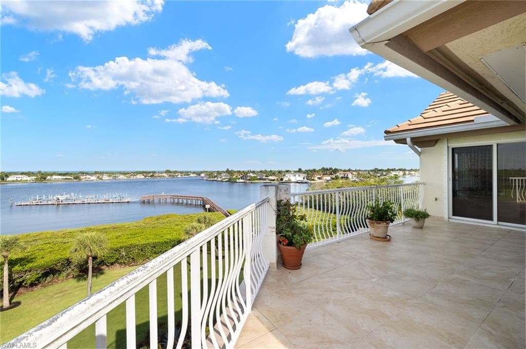 1530 Star Point Ln 4-403, Naples, FL 34112-11