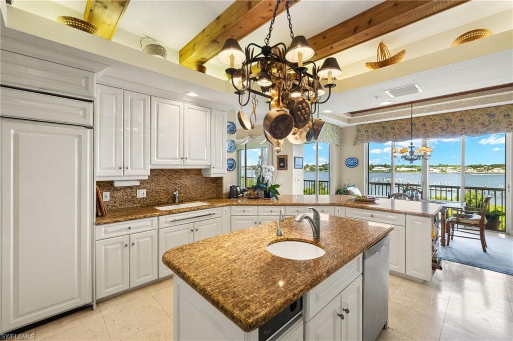 1530 Star Point Ln 4-403, Naples, FL 34112-38