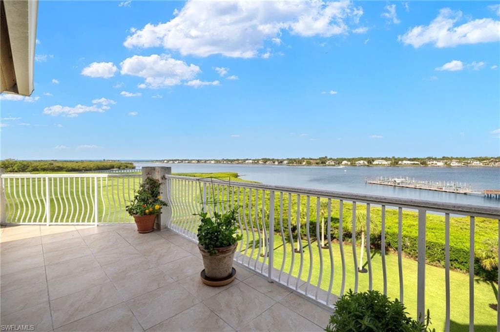 1530 Star Point Ln 4-403, Naples, FL 34112-3
