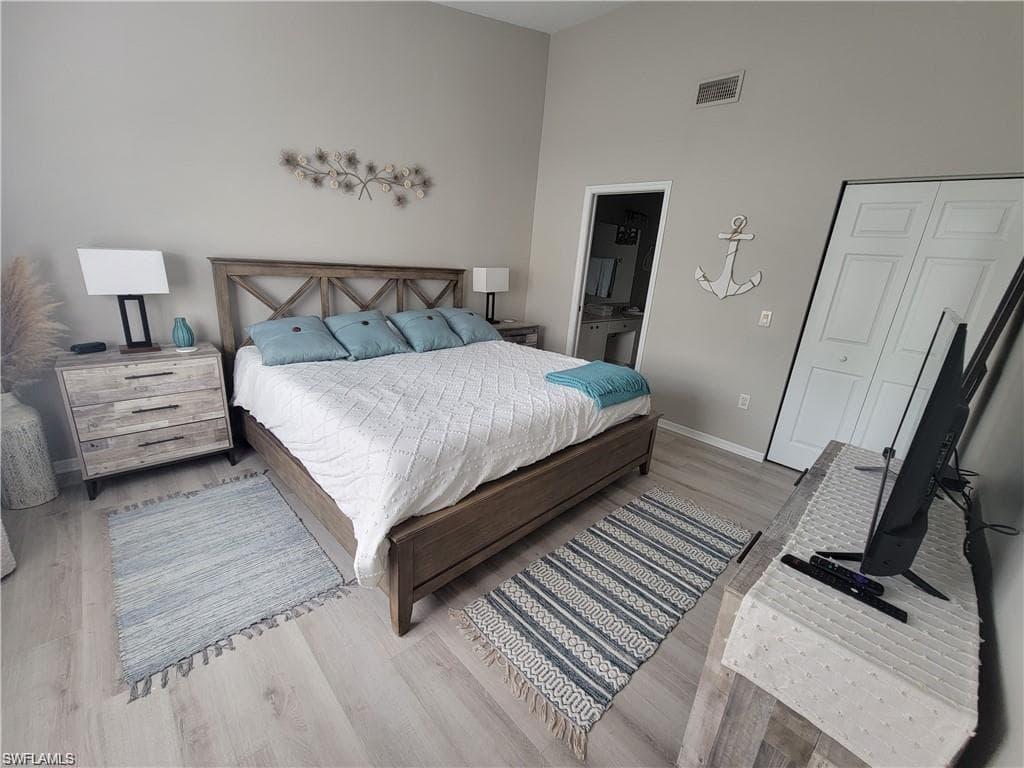 6655 Huntington Lakes Cir 202, Naples, FL 34119-4