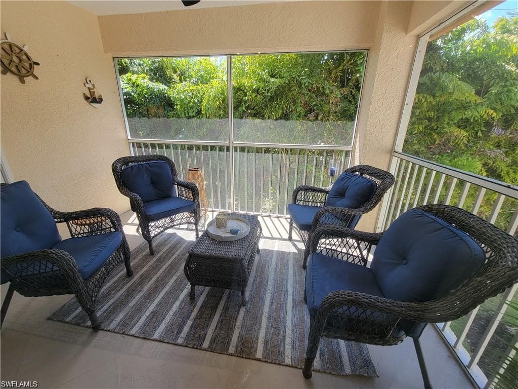 6655 Huntington Lakes Cir 202, Naples, FL 34119-7