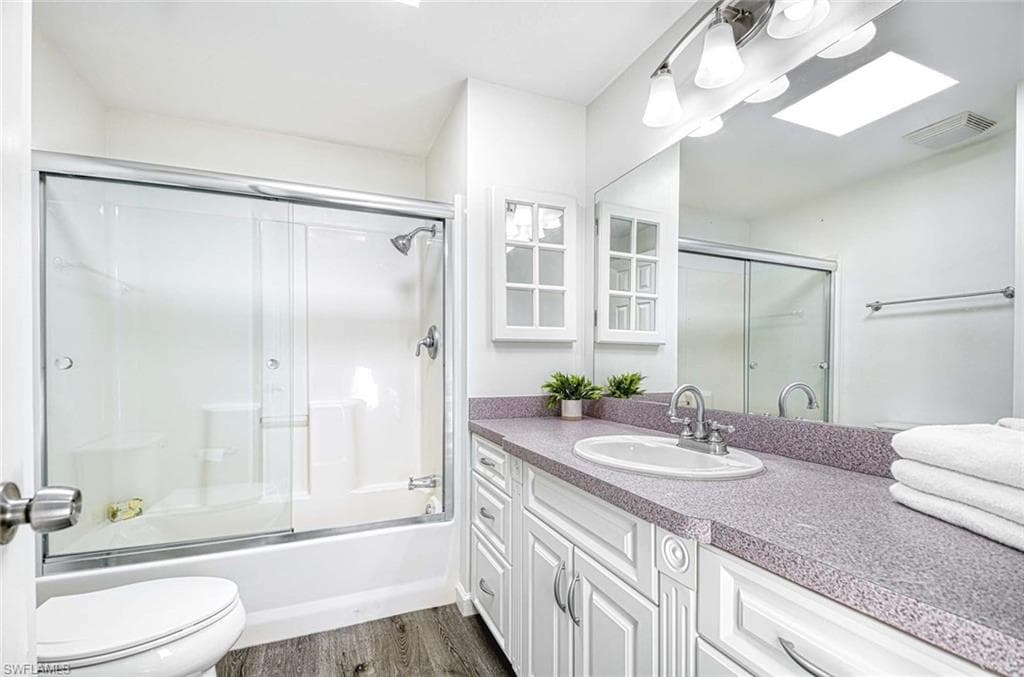 2 Sonderhen Dr, Naples, FL 34114-19
