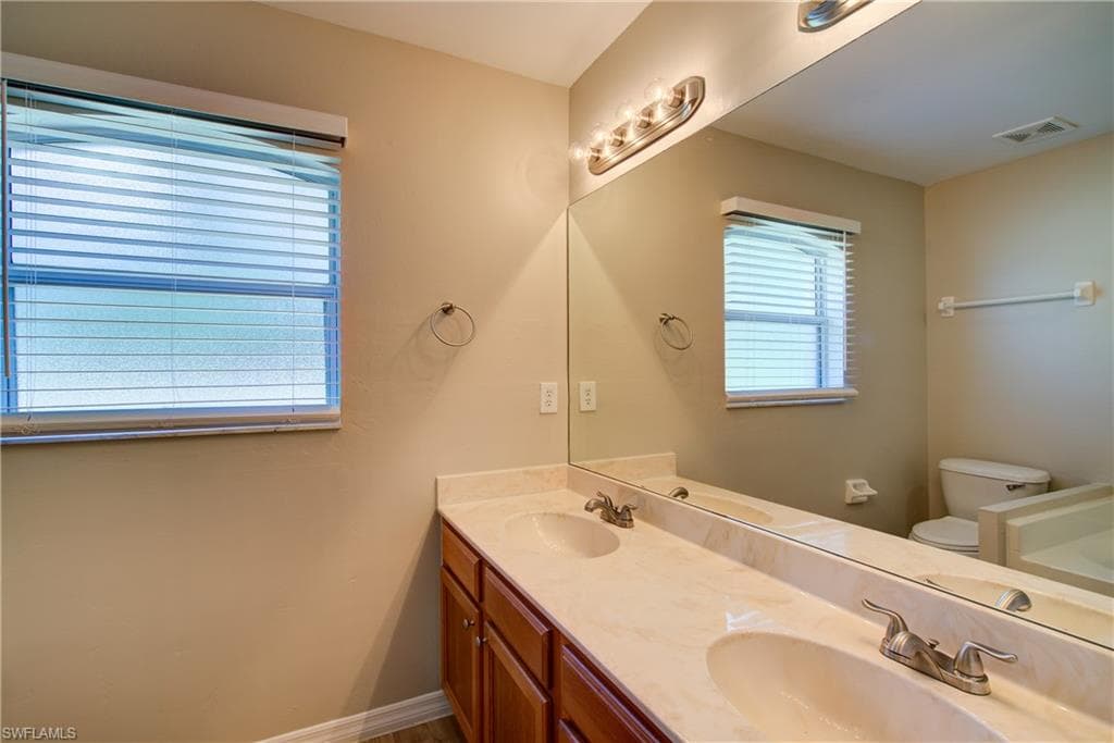 919 15th Pl, Cape Coral, FL 33991-17