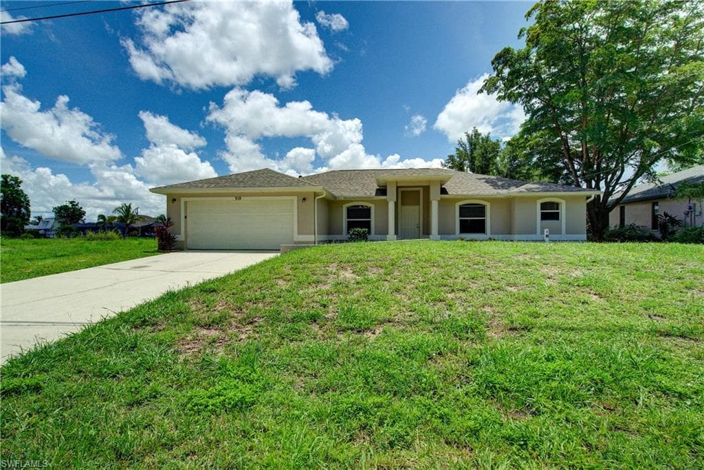 919 15th Pl, Cape Coral, FL 33991-1