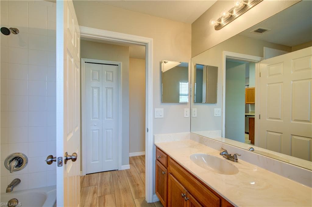 919 15th Pl, Cape Coral, FL 33991-26