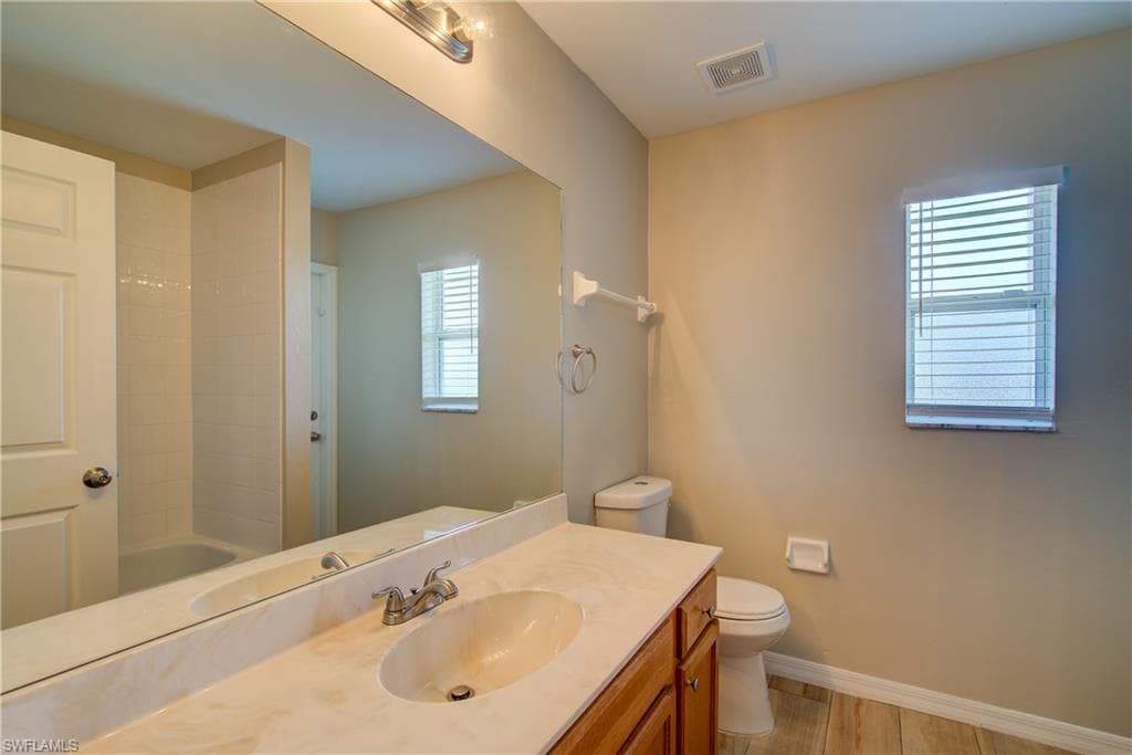 919 15th Pl, Cape Coral, FL 33991-27
