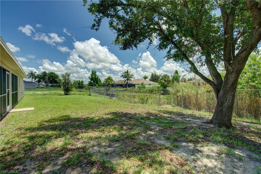 919 15th Pl, Cape Coral, FL 33991-34
