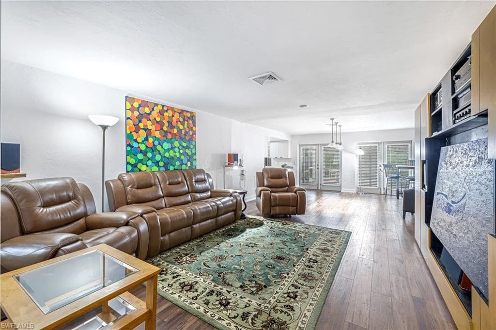 150 Big Springs Dr, Naples, FL 34113-4