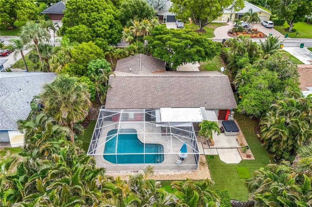 150 Big Springs Dr, Naples, FL 34113-7