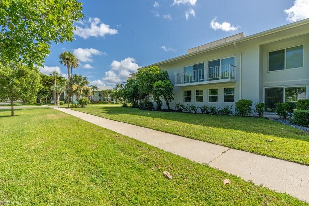 604 12th Ave S 604, Naples, FL 34102-18