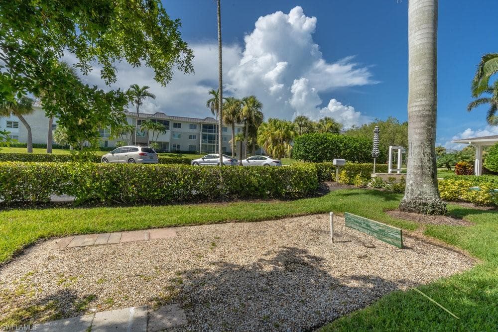 604 12th Ave S 604, Naples, FL 34102-26