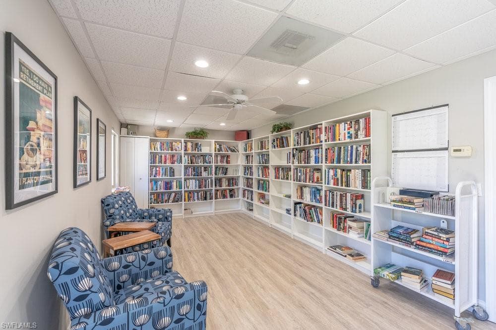 604 12th Ave S 604, Naples, FL 34102-28