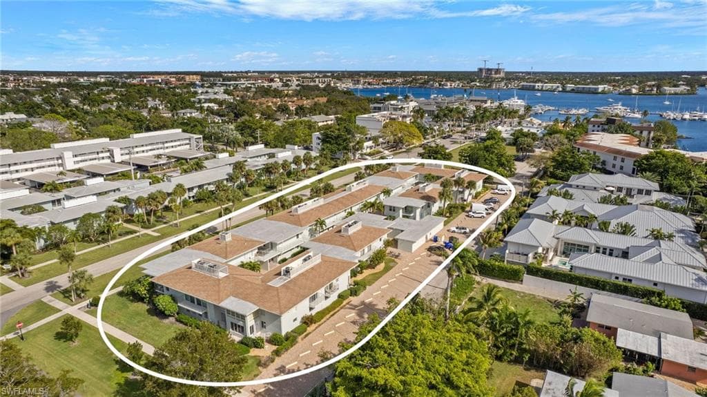 604 12th Ave S 604, Naples, FL 34102-39