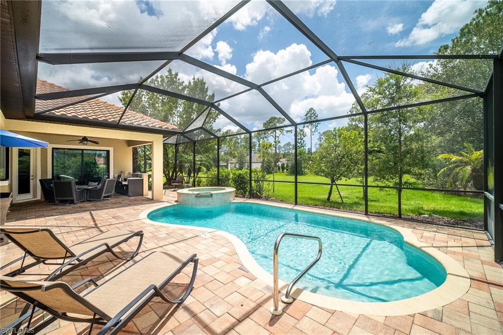 1387 Mockingbird Dr, Naples, FL 34120-6