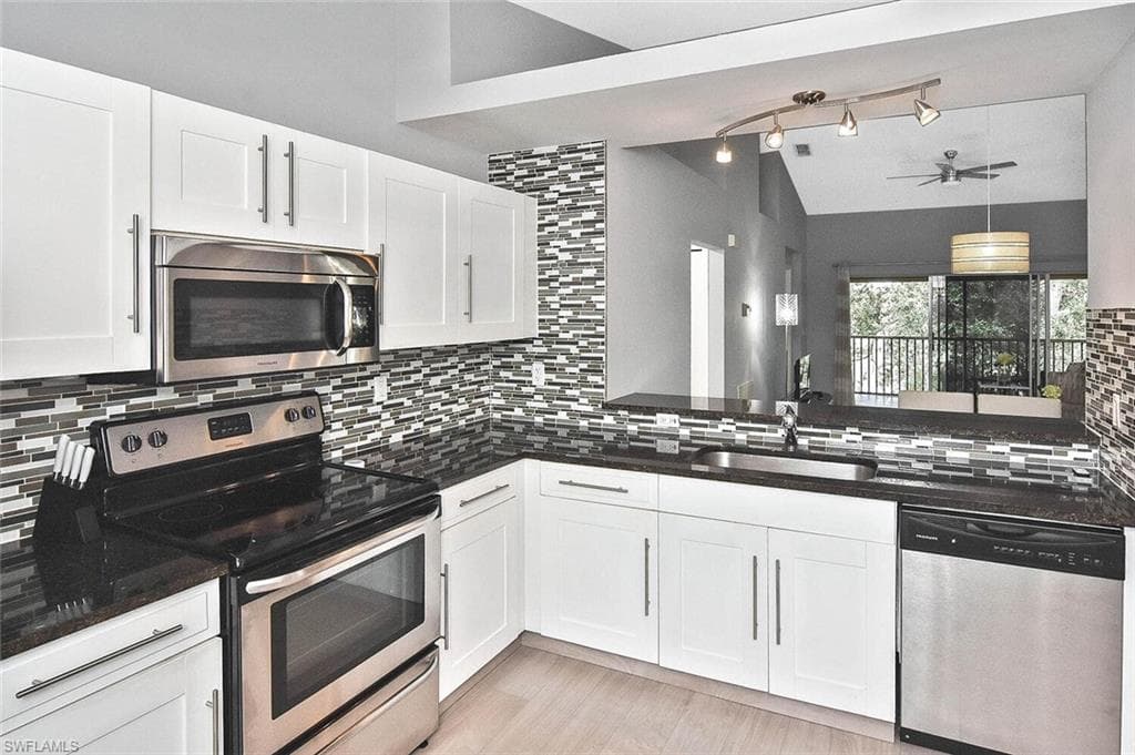 8075 Tiger Cv 1711, Naples, FL 34113-22