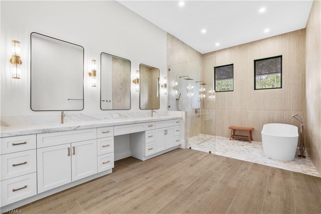 5174 Sycamore Dr, Naples, FL 34119-20