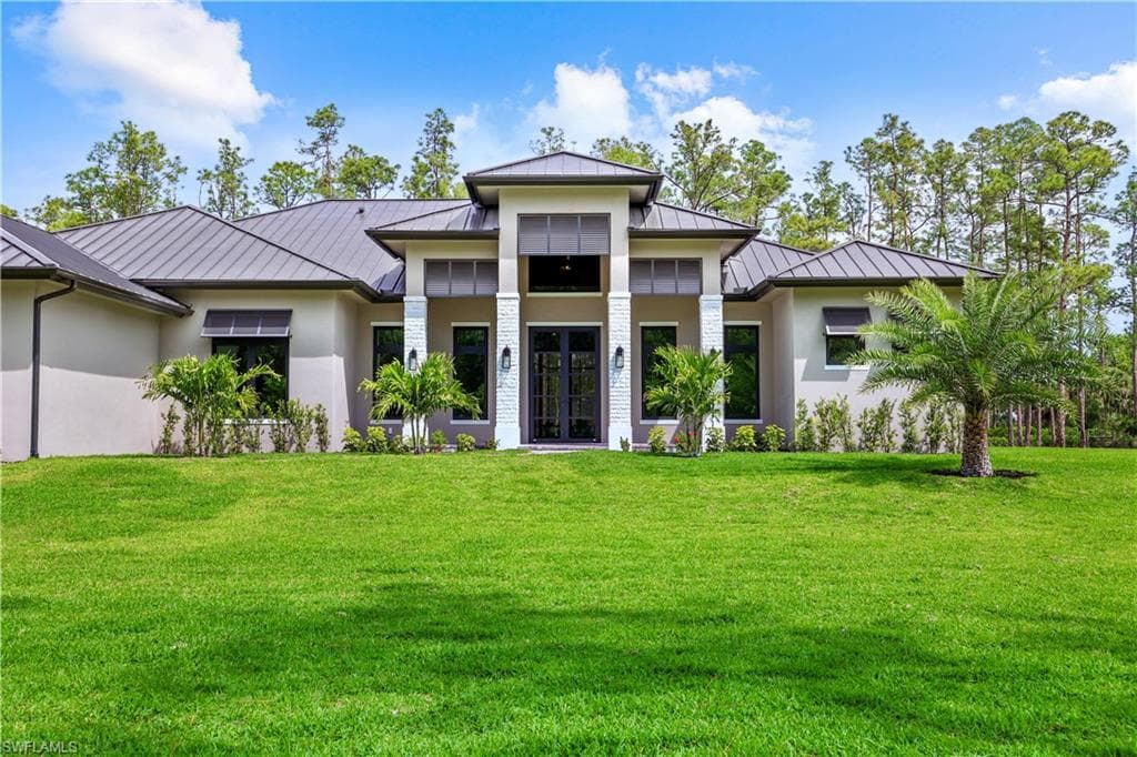 5174 Sycamore Dr, Naples, FL 34119-3