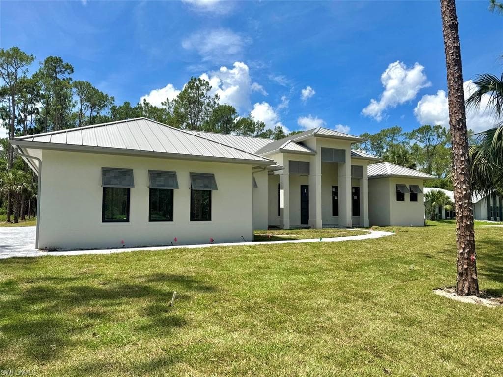 5174 Sycamore Dr, Naples, FL 34119-6