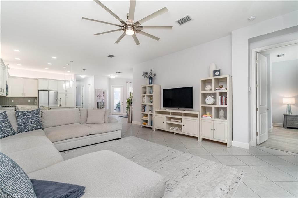 28479 Burano Dr, Bonita Springs, FL 34135-9