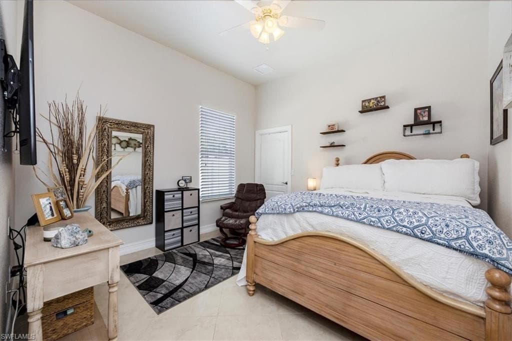 151 Fairway Cir, Naples, FL 34110-18