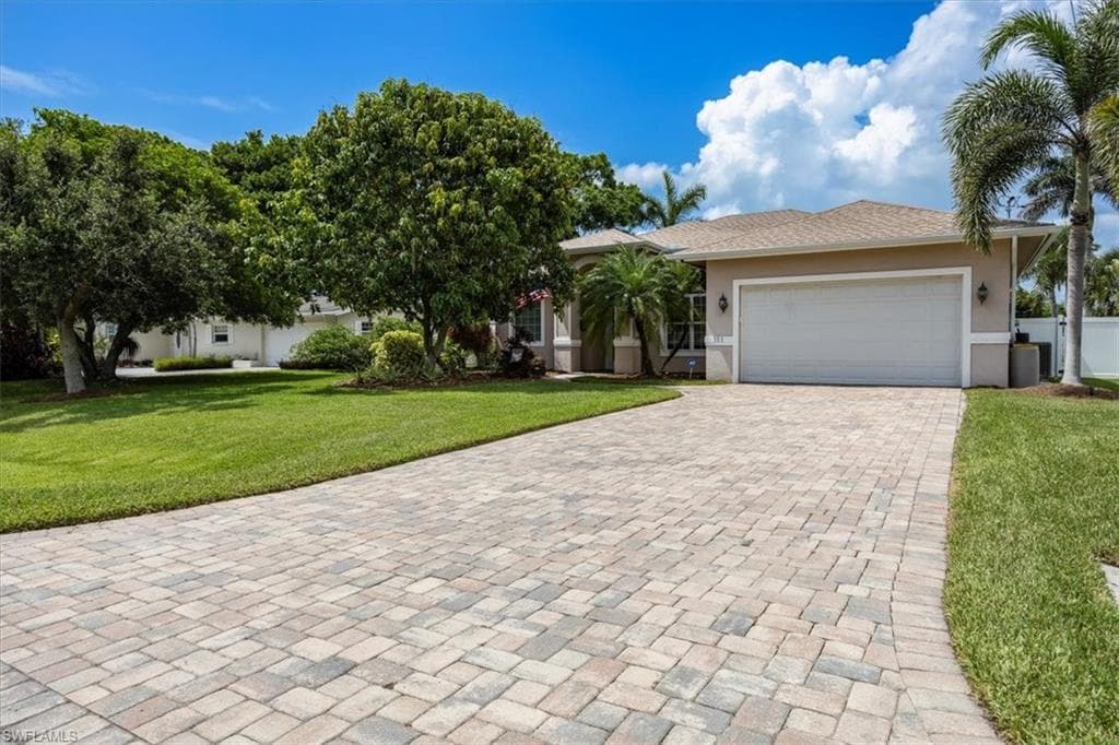 151 Fairway Cir, Naples, FL 34110-1
