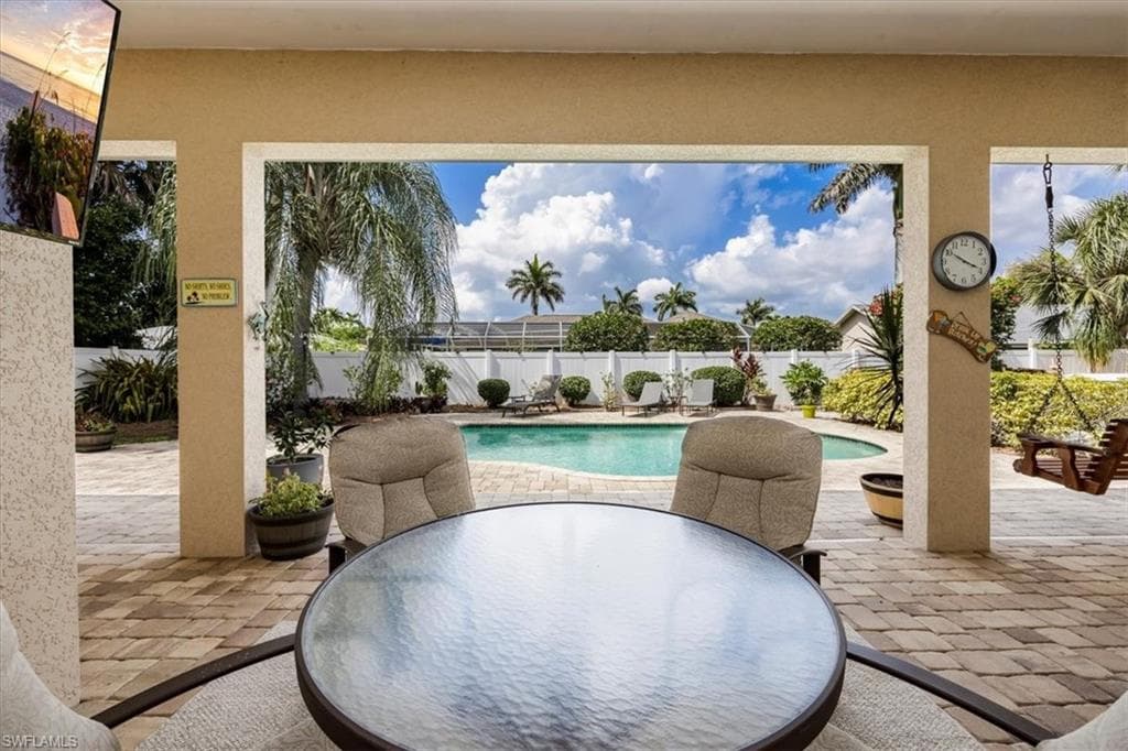 151 Fairway Cir, Naples, FL 34110-20
