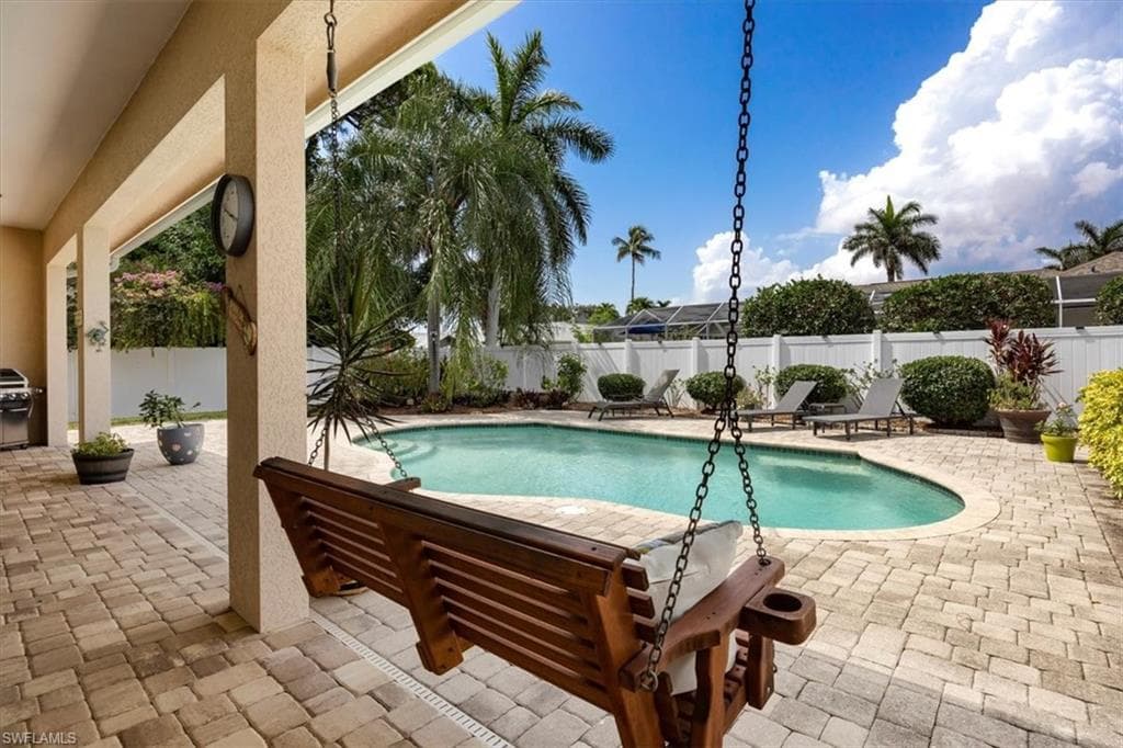 151 Fairway Cir, Naples, FL 34110-22