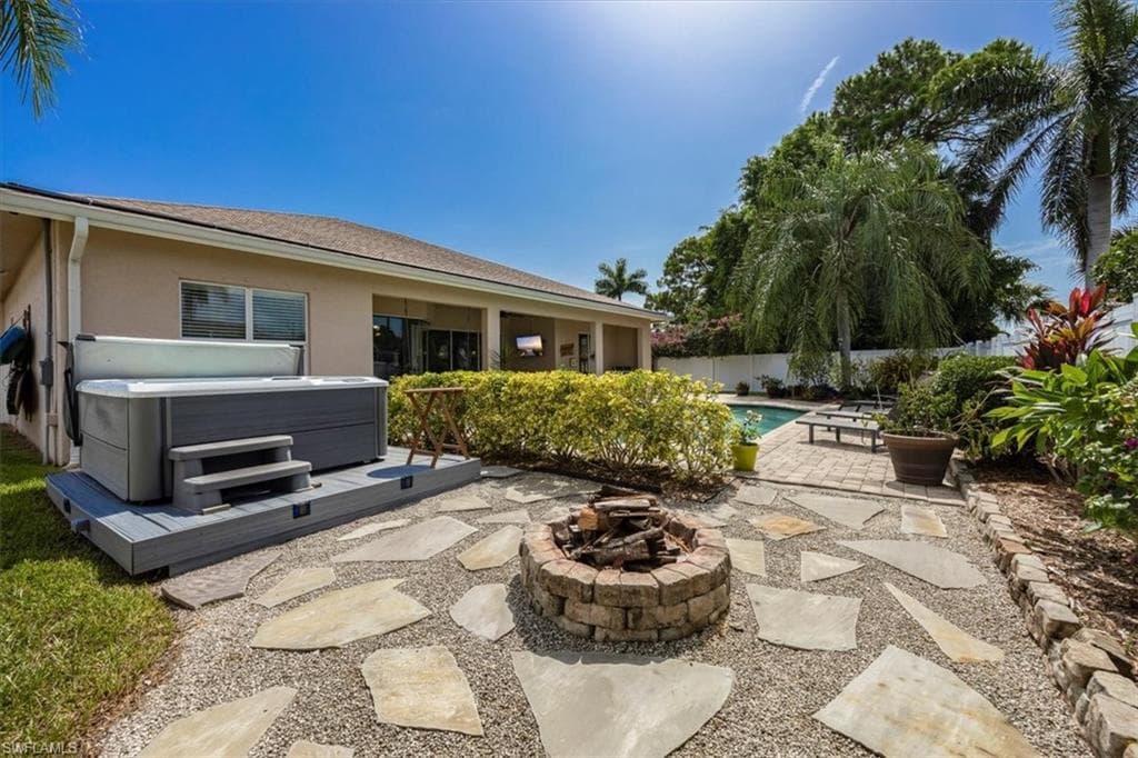 151 Fairway Cir, Naples, FL 34110-24