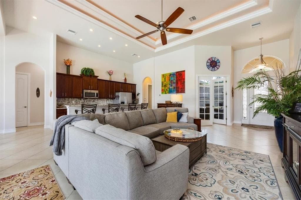 151 Fairway Cir, Naples, FL 34110-6