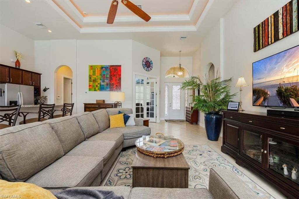 151 Fairway Cir, Naples, FL 34110-7