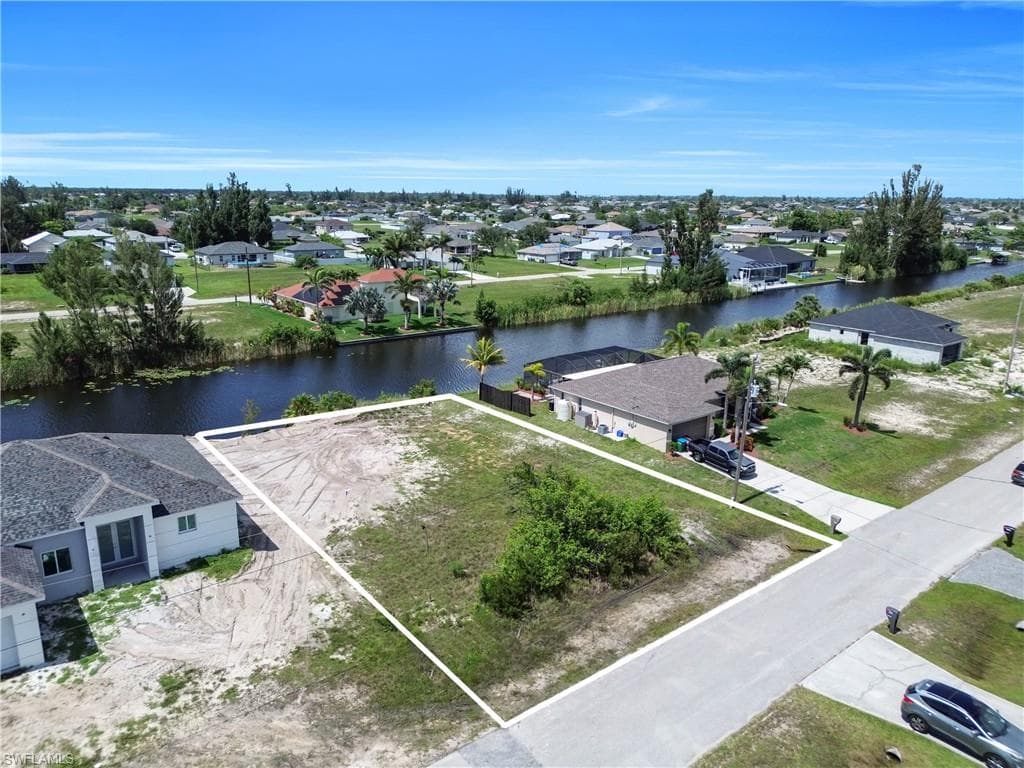 2839 6th St, Cape Coral, FL 33993-9