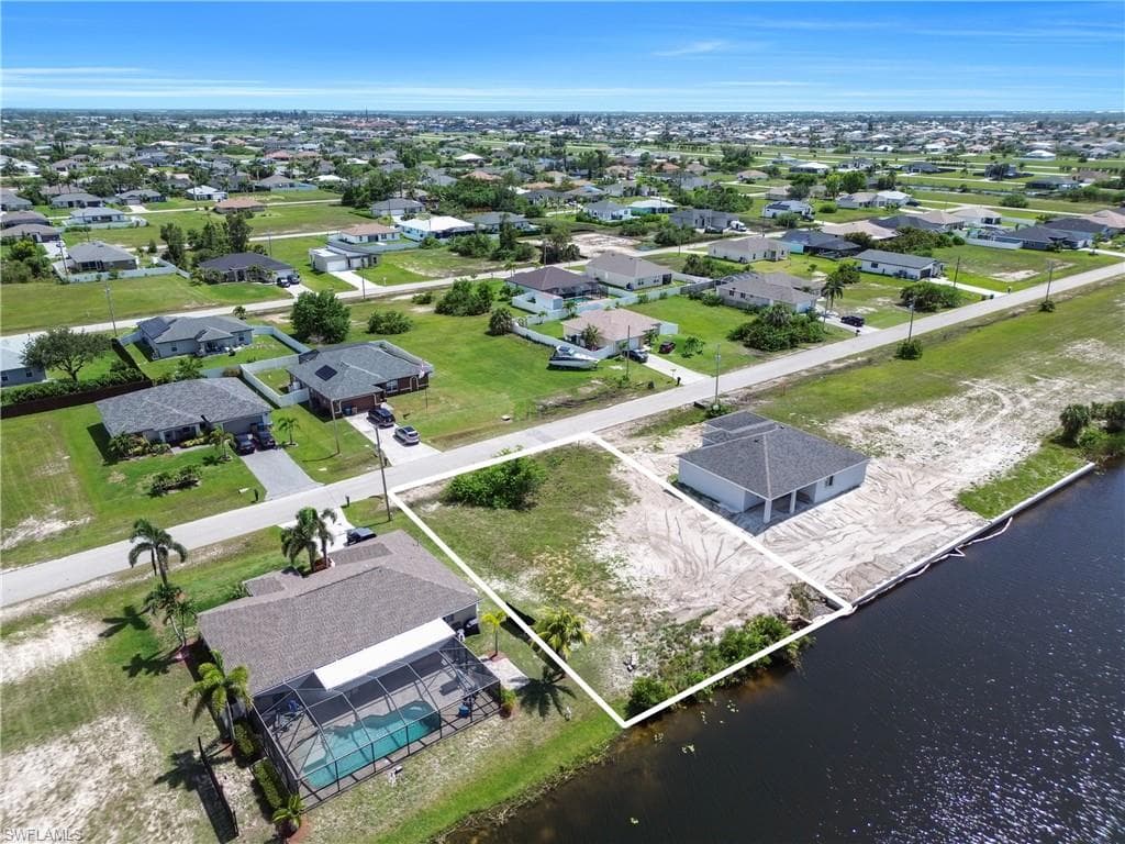 2839 6th St, Cape Coral, FL 33993-6