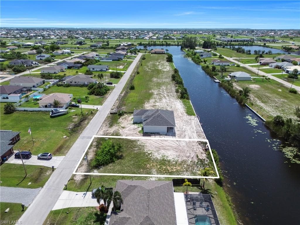 2839 6th St, Cape Coral, FL 33993-7
