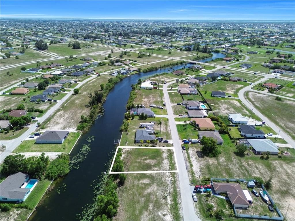 2240 15th St, Cape Coral, FL 33993-10
