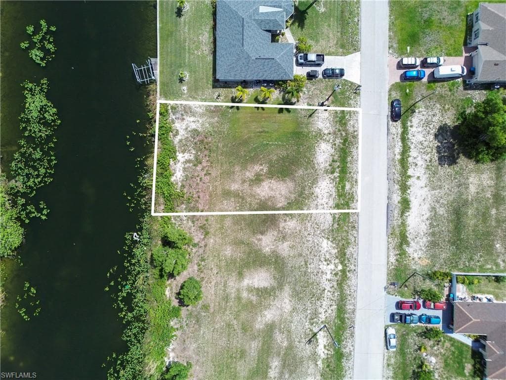 2240 15th St, Cape Coral, FL 33993-3