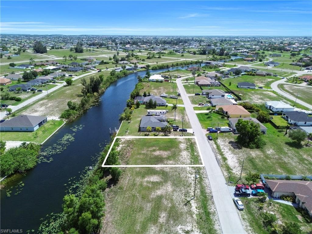 2240 15th St, Cape Coral, FL 33993-4