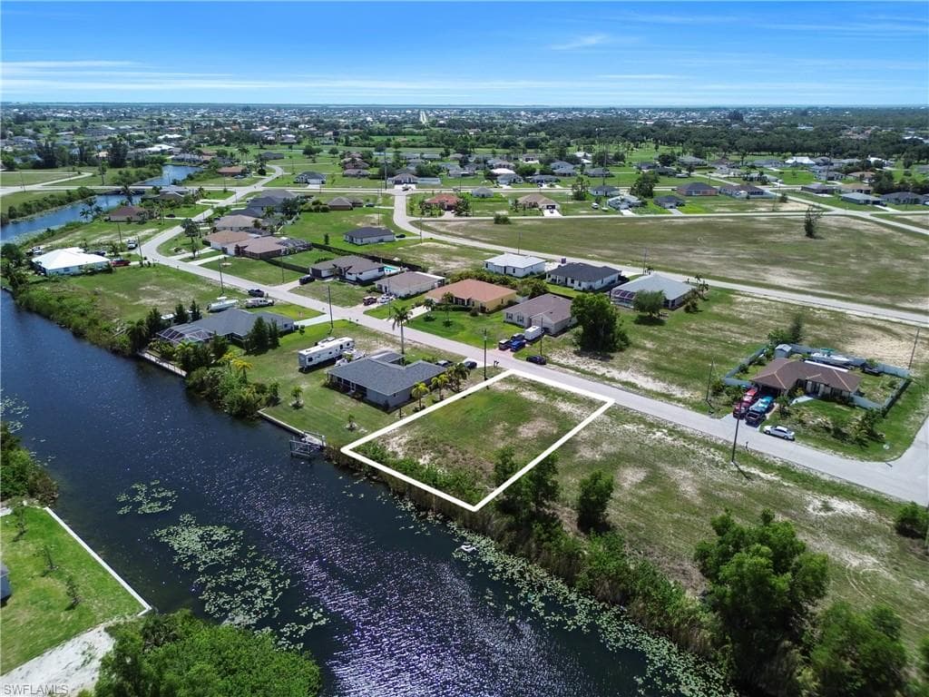 2240 15th St, Cape Coral, FL 33993-5